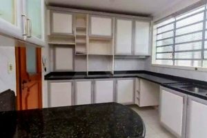 Casa com 300m², 3 dormitórios, 2 suítes, 2 vagas no bairro Três Figueiras em Porto Alegre - Foto 8