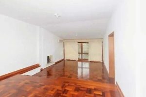 Casa com 300m², 3 dormitórios, 2 suítes, 2 vagas no bairro Três Figueiras em Porto Alegre - Foto 2