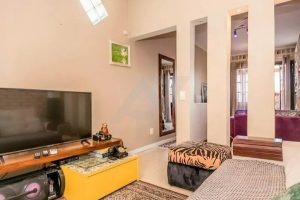 Casa em Condomínio à venda, 3 dormitórios, 1 suíte, 2 vagas no bairro Jardim Itu em Porto Alegre - Foto 2