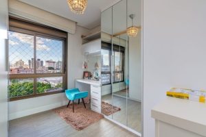 Apartamento à venda com 90m², 3 dormitórios, 1 suíte, 2 vagas no bairro Menino Deus em Porto Alegre - Foto 27