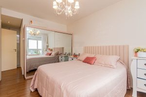 Apartamento à venda com 209m², 3 dormitórios, 3 suítes, 4 vagas no bairro Higienópolis em Porto Alegre - Foto 2