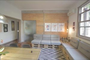 Apartamento à venda com 80m², 3 dormitórios, 1 suíte, 3 vagas no bairro Petrópolis em Porto Alegre - Foto 3