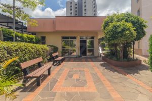 Apartamento à venda com 58m², 2 dormitórios, 1 vaga no bairro Alto Petrópolis em Porto Alegre - Foto 3