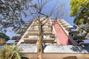Salas/Conjuntos à venda com 70m², 2 vagas no bairro Três Figueiras em Porto Alegre - Foto 2