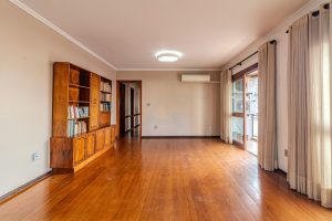 Apartamento à venda com 160m², 3 dormitórios, 1 suíte, 1 vaga no bairro Menino Deus em Porto Alegre - Foto 4