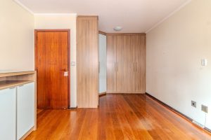 Apartamento à venda com 160m², 3 dormitórios, 1 suíte, 1 vaga no bairro Menino Deus em Porto Alegre - Foto 18