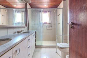 Apartamento à venda com 160m², 3 dormitórios, 1 suíte, 1 vaga no bairro Menino Deus em Porto Alegre - Foto 31