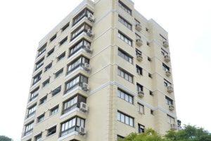 Apartamento à venda com 116m², 3 dormitórios, 1 suíte, 2 vagas no bairro Mont Serrat em Porto Alegre - Foto 2