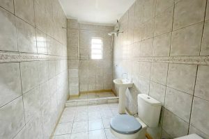 Pavilhão com 480m² no bairro Santa Maria Goretti em Porto Alegre - Foto 25