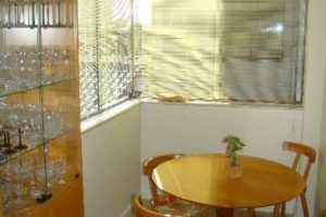 Apartamento à venda com 60m², 2 dormitórios, 1 vaga no bairro Petrópolis em Porto Alegre - Foto 2