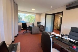 Casa comercial com 132m² no bairro Menino Deus em Porto Alegre - Foto 2