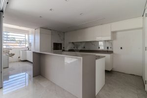 Casa à venda com 387m², 3 dormitórios, 2 suítes, 3 vagas no bairro Três Figueiras em Porto Alegre - Foto 16