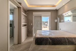 Casa à venda com 387m², 3 dormitórios, 2 suítes, 3 vagas no bairro Três Figueiras em Porto Alegre - Foto 31