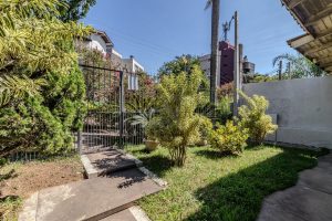 Casa à venda com 387m², 3 dormitórios, 2 suítes, 3 vagas no bairro Três Figueiras em Porto Alegre - Foto 42