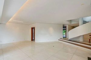 Casa com 360m², 4 dormitórios, 4 suítes, 4 vagas no bairro Cristal em Porto Alegre - Foto 6