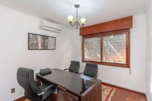 Casa com 500m², 4 dormitórios, 1 suíte, 1 vaga no bairro Boa Vista em Porto Alegre - Foto 2