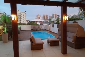 Casa com 389m², 3 dormitórios, 1 suíte, 5 vagas no bairro Higienópolis em Porto Alegre - Foto 4