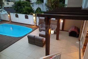 Casa com 389m², 3 dormitórios, 1 suíte, 5 vagas no bairro Higienópolis em Porto Alegre - Foto 5