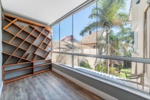 Casa à venda com 410m², 3 dormitórios, 1 suíte, 4 vagas no bairro Chácara das Pedras em Porto Alegre - Foto 5