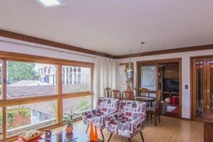 Apartamento à venda com 120m², 3 dormitórios, 1 suíte, 1 vaga no bairro Menino Deus em Porto Alegre - Foto 2