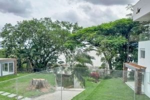 Casa em Condomínio com 300m², 3 dormitórios, 3 suítes, 2 vagas no bairro Pedra Redonda em Porto Alegre - Foto 15