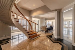 Cobertura à venda com 597m², 4 dormitórios, 3 suítes, 5 vagas no bairro Auxiliadora em Porto Alegre - Foto 2