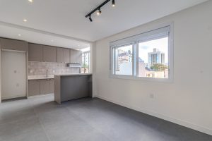 Cobertura à venda com 206m², 3 dormitórios, 2 suítes, 2 vagas no bairro Menino Deus em Porto Alegre - Foto 2