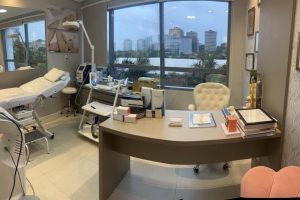 Sala Comercial à venda com 57m², 1 vaga no bairro Chácara das Pedras em Porto Alegre - Foto 2