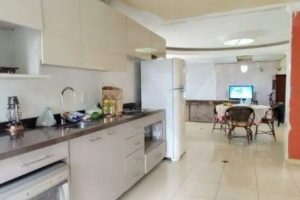 Casa com 600m², 5 dormitórios, 3 suítes, 7 vagas no bairro Teresópolis em Porto Alegre - Foto 4