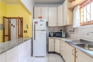 Casa com 200m², 3 dormitórios, 1 suíte, 3 vagas no bairro Auxiliadora em Porto Alegre - Foto 17