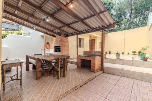Casa com 200m², 3 dormitórios, 1 suíte, 3 vagas no bairro Auxiliadora em Porto Alegre - Foto 36