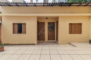 Casa com 200m², 3 dormitórios, 1 suíte, 3 vagas no bairro Auxiliadora em Porto Alegre - Foto 43