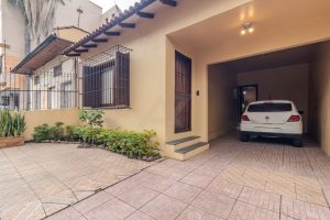 Casa com 200m², 3 dormitórios, 1 suíte, 3 vagas no bairro Auxiliadora em Porto Alegre - Foto 44