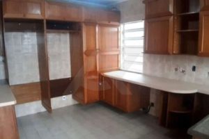Casa com 242m², 3 dormitórios, 1 suíte, 4 vagas no bairro Santana em Porto Alegre - Foto 7