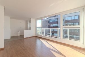 Apartamento à venda com 67m², 2 dormitórios, 1 suíte, 2 vagas no bairro Jardim Botânico em Porto Alegre - Foto 3