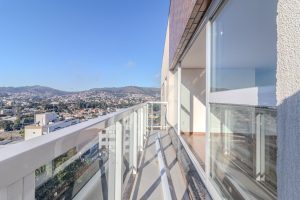 Apartamento à venda com 67m², 2 dormitórios, 1 suíte, 2 vagas no bairro Jardim Botânico em Porto Alegre - Foto 6