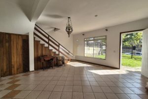 Casa com 212m², 3 dormitórios, 1 suíte, 3 vagas no bairro Chácara das Pedras em Porto Alegre - Foto 3