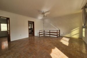 Casa com 212m², 3 dormitórios, 1 suíte, 3 vagas no bairro Chácara das Pedras em Porto Alegre - Foto 30