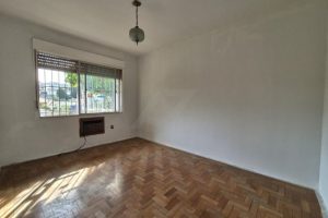 Casa com 212m², 3 dormitórios, 1 suíte, 3 vagas no bairro Chácara das Pedras em Porto Alegre - Foto 37