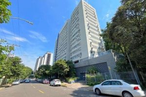 Apartamento à venda com 66m², 2 dormitórios, 1 suíte, 1 vaga no bairro Petrópolis em Porto Alegre - Foto 16