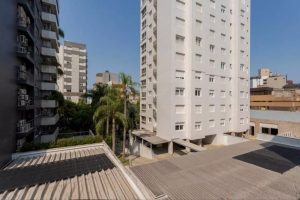 Cobertura à venda com 240m², 3 dormitórios, 1 suíte, 2 vagas no bairro Petrópolis em Porto Alegre - Foto 14