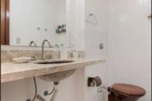 Cobertura à venda com 240m², 3 dormitórios, 1 suíte, 2 vagas no bairro Petrópolis em Porto Alegre - Foto 17