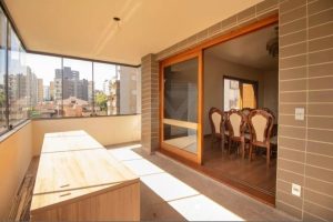 Cobertura com 332m², 3 dormitórios, 1 suíte, 4 vagas no bairro Petrópolis em Porto Alegre - Foto 2