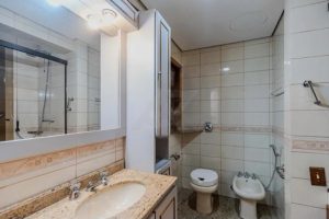 Cobertura com 262m², 3 dormitórios, 2 suítes, 2 vagas no bairro Menino Deus em Porto Alegre - Foto 12