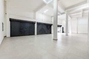 Loja com 435m² no bairro Passo da Areia em Porto Alegre - Foto 2