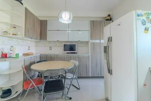 Casa com 395m², 4 dormitórios, 2 suítes, 5 vagas no bairro Jardim Planalto em Porto Alegre - Foto 10