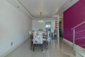 Casa com 395m², 4 dormitórios, 2 suítes, 5 vagas no bairro Jardim Planalto em Porto Alegre - Foto 5