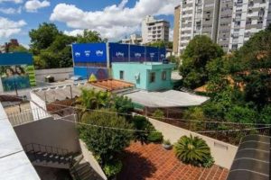 Casa à venda com 238m², 4 dormitórios, 1 suíte, 7 vagas no bairro Menino Deus em Porto Alegre - Foto 8