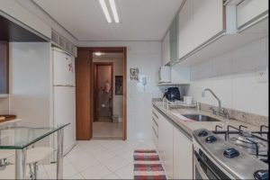 Apartamento à venda com 124m², 3 dormitórios, 1 suíte, 4 vagas no bairro Petrópolis em Porto Alegre - Foto 16