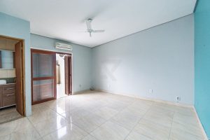Casa à venda com 325m², 4 dormitórios, 2 suítes, 3 vagas no bairro Ipanema em Porto Alegre - Foto 7